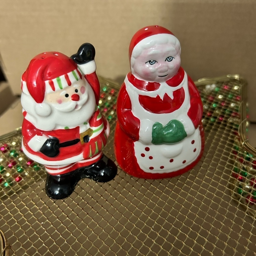 Santa and Mrs. Claus Salt and Pepper Shakers ready for Christmas